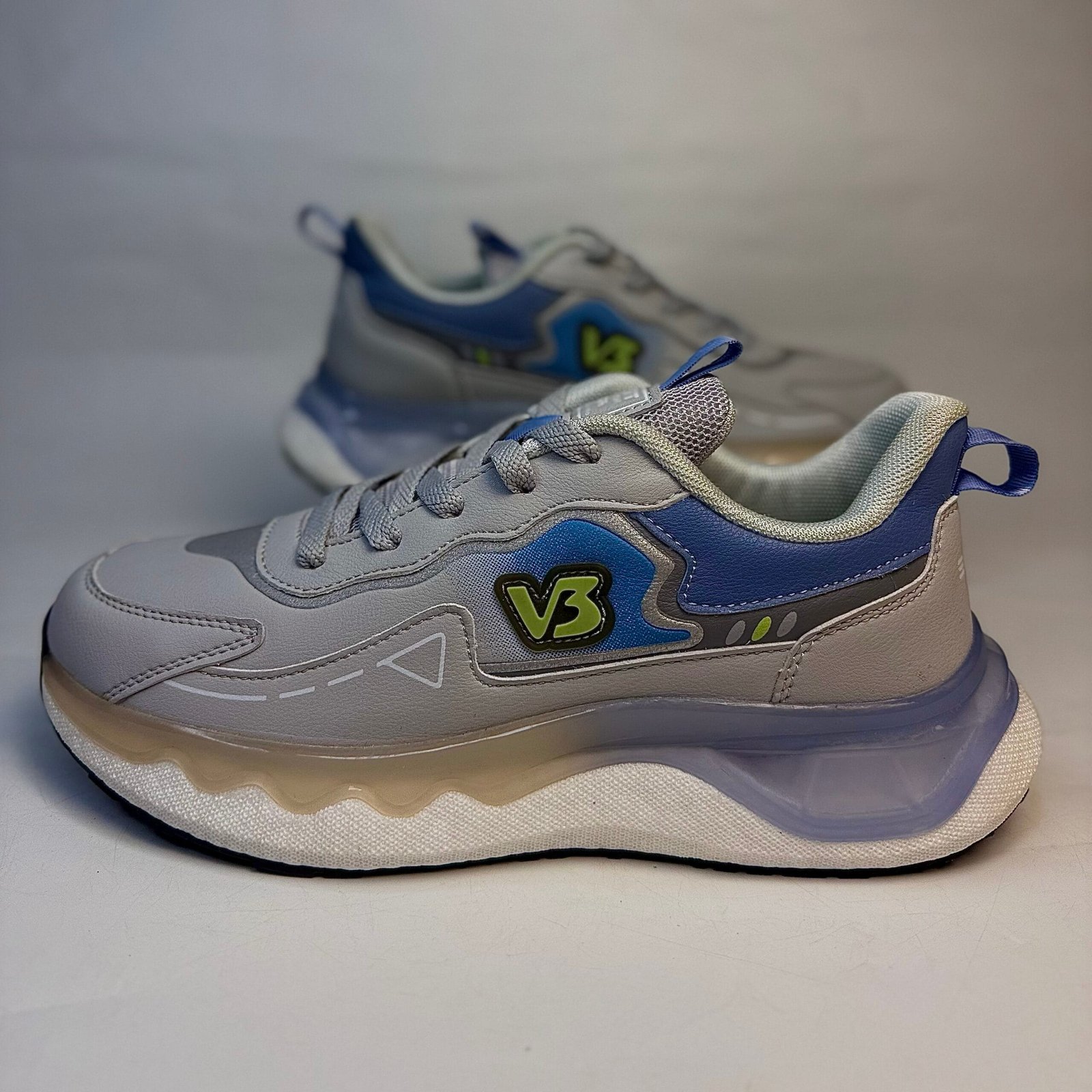 V3 sneaker - Image 5