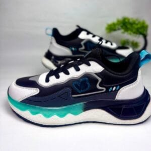 V3 sneaker