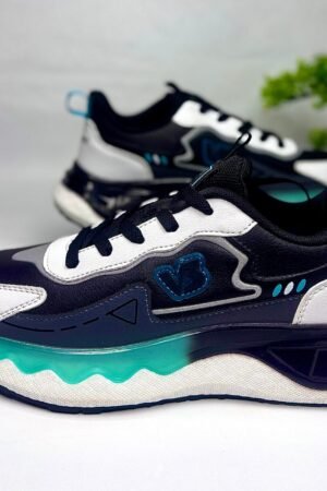 V3 sneaker