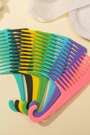Curve comb